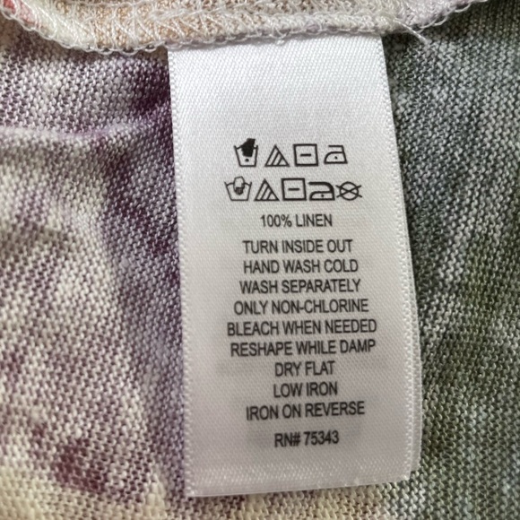 Nicole Miller white with beige, purple, maroon and green leaf print top sz 3X - Picture 4 of 4